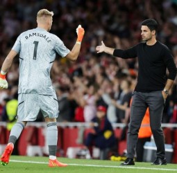 Jonny Otto: El defensa de los Wolves no está disponible tras un incidente en el campo de entrenamiento.