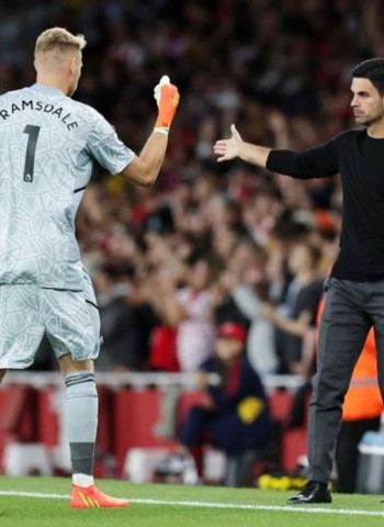 Jonny Otto: El defensa de los Wolves no está disponible tras un incidente en el campo de entrenamiento.