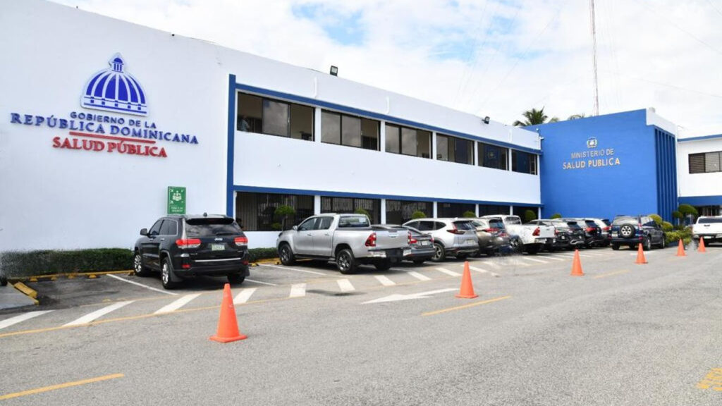 Ministerio de Salud recibe 10,000 vacunas Covid-19 para continuar el reforzamiento en personas vulnerables