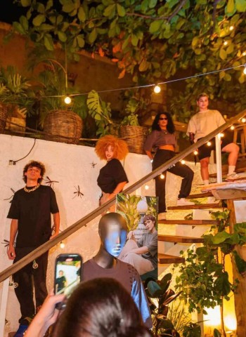 KICKS lanza su nueva colección “Timeless”: moda urbana que trasciende el tiempo