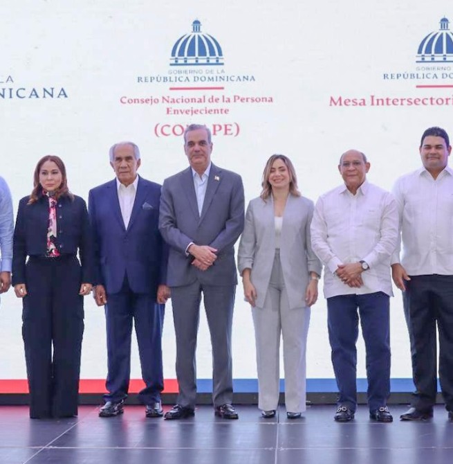 Presidente Luis Abinader designa oficialmente a 90 personas cuidadoras en Conape por Redacción