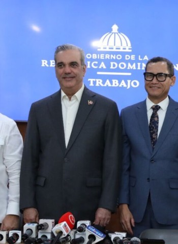 Gobierno anuncia aumento salarial de 20 % al sector privado no sectorizado